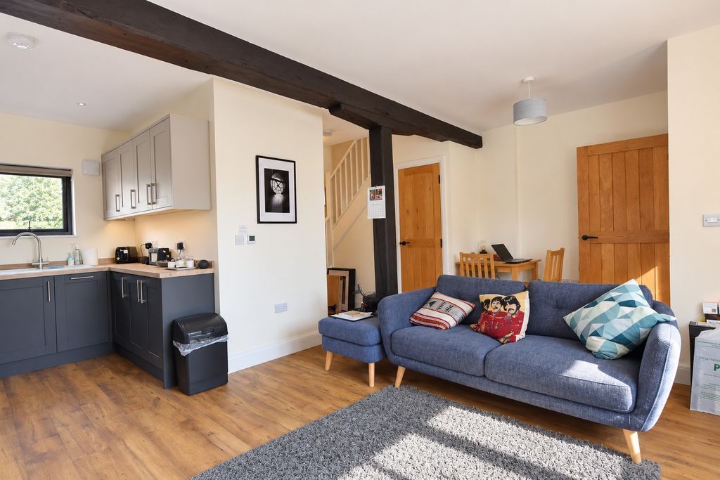 Property photo 2 of 11 Photo 9
