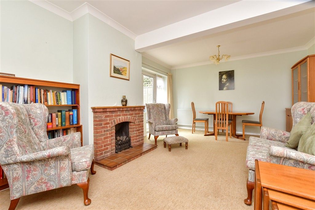 Property photo 2 of 13 Lounge