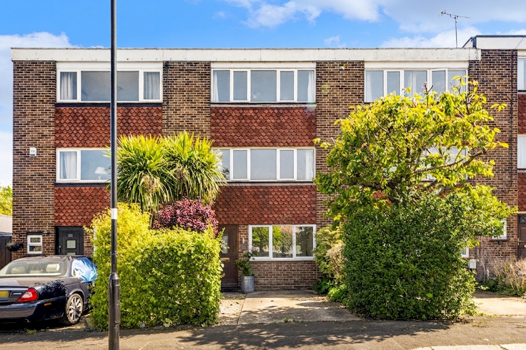 Property photo 1 of 17 External