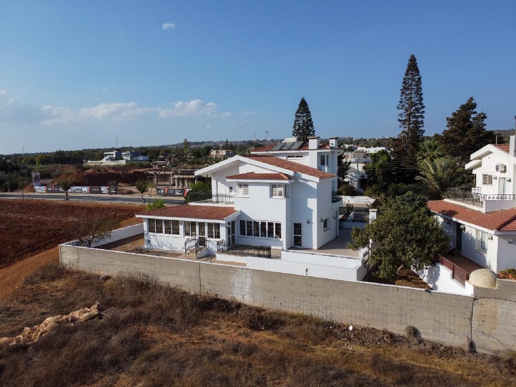 Property photo 1 of 15