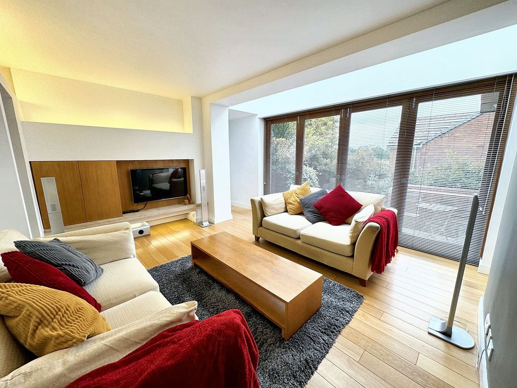 Property photo 3 of 33