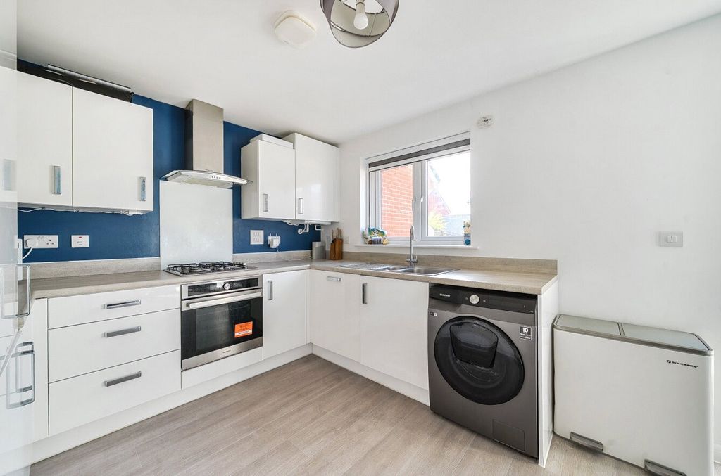 Property photo 2 of 11 1341441-15-68A6Dd...