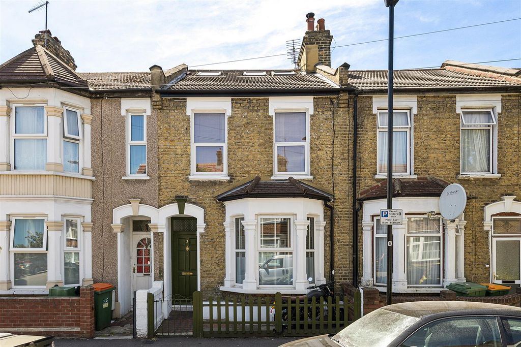 Property photo 1 of 39 Calverton Road, E6