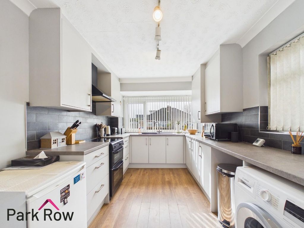 Property photo 2 of 22 Kitchen