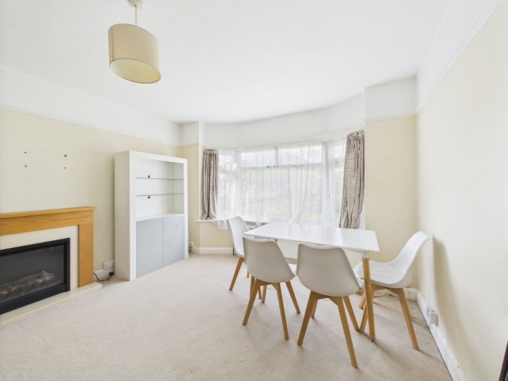 Property photo 2 of 7 Living Room