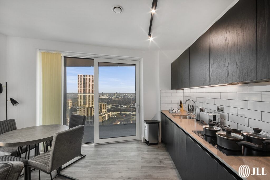 Property photo 3 of 14 Icon Tower