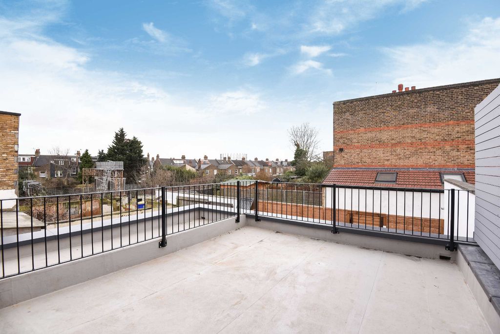 Property photo 2 of 9 Photo