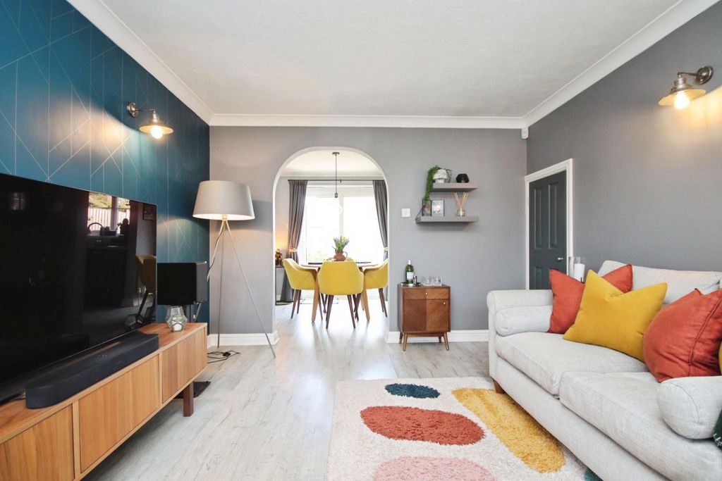 Property photo 3 of 14