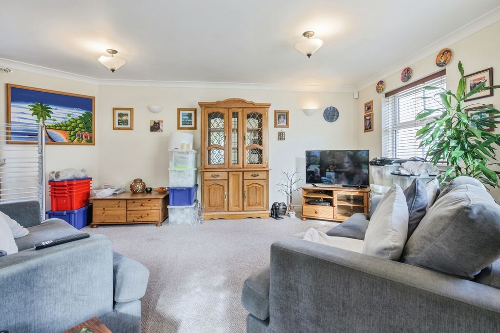 Property photo 3 of 20 Pbox-Img.Jpg