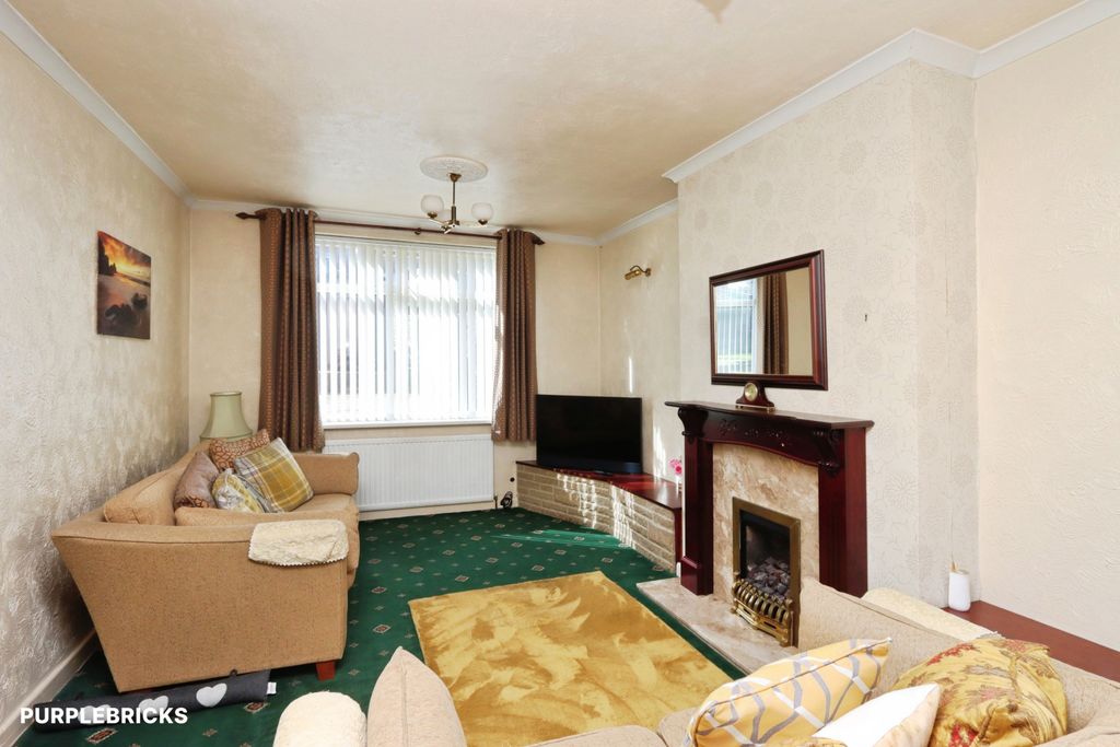 Property photo 3 of 39