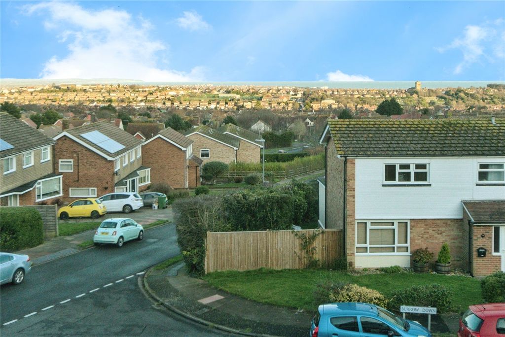 Property photo 2 of 33 Picture No. 11