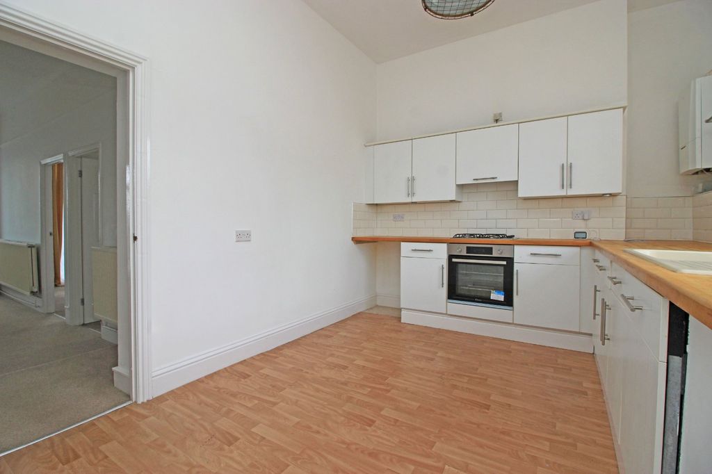 Property photo 2 of 9 Picture No. 22