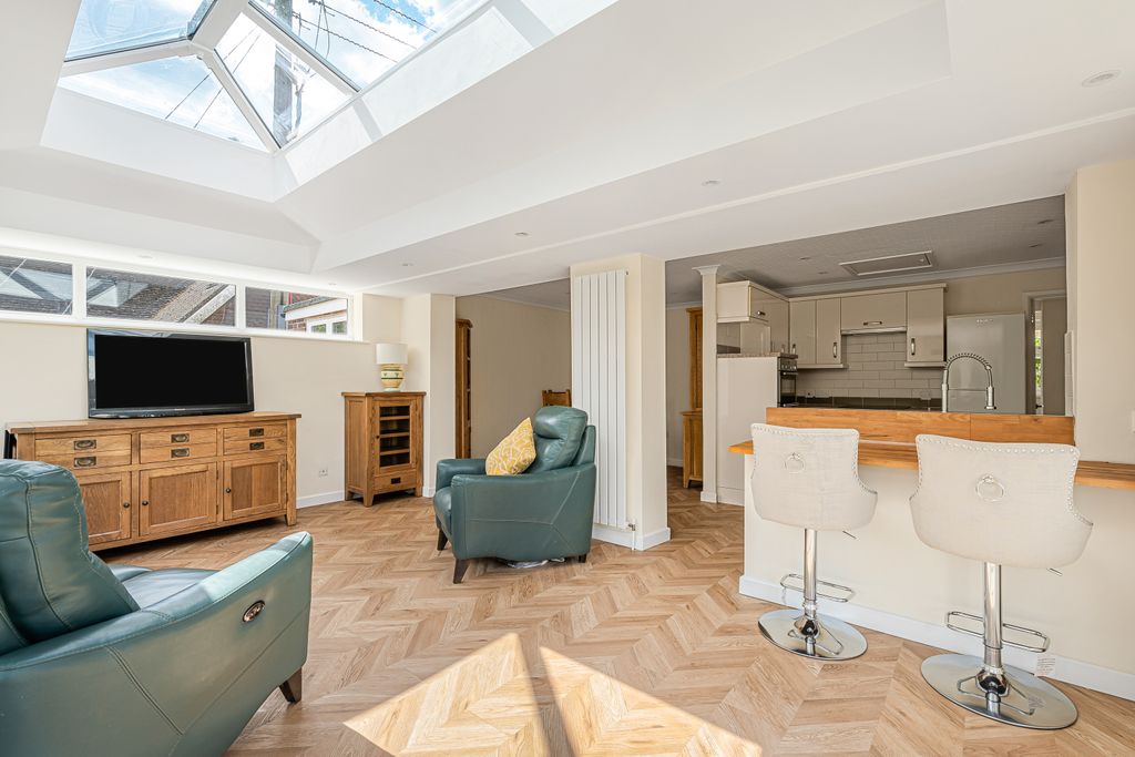 Additional image 7 of 3 bed detached bungalow for saleRiverside Close, Liss, Hampshire GU33