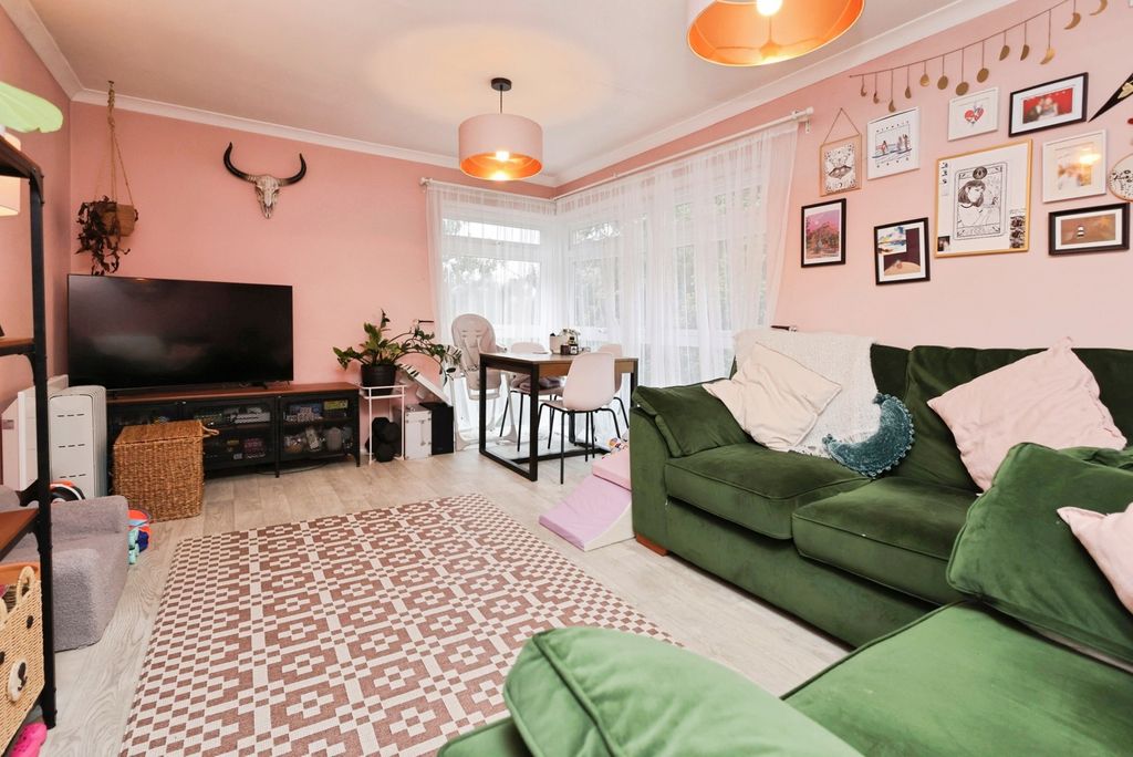 Property photo 2 of 17 Pbox-Img.Jpg