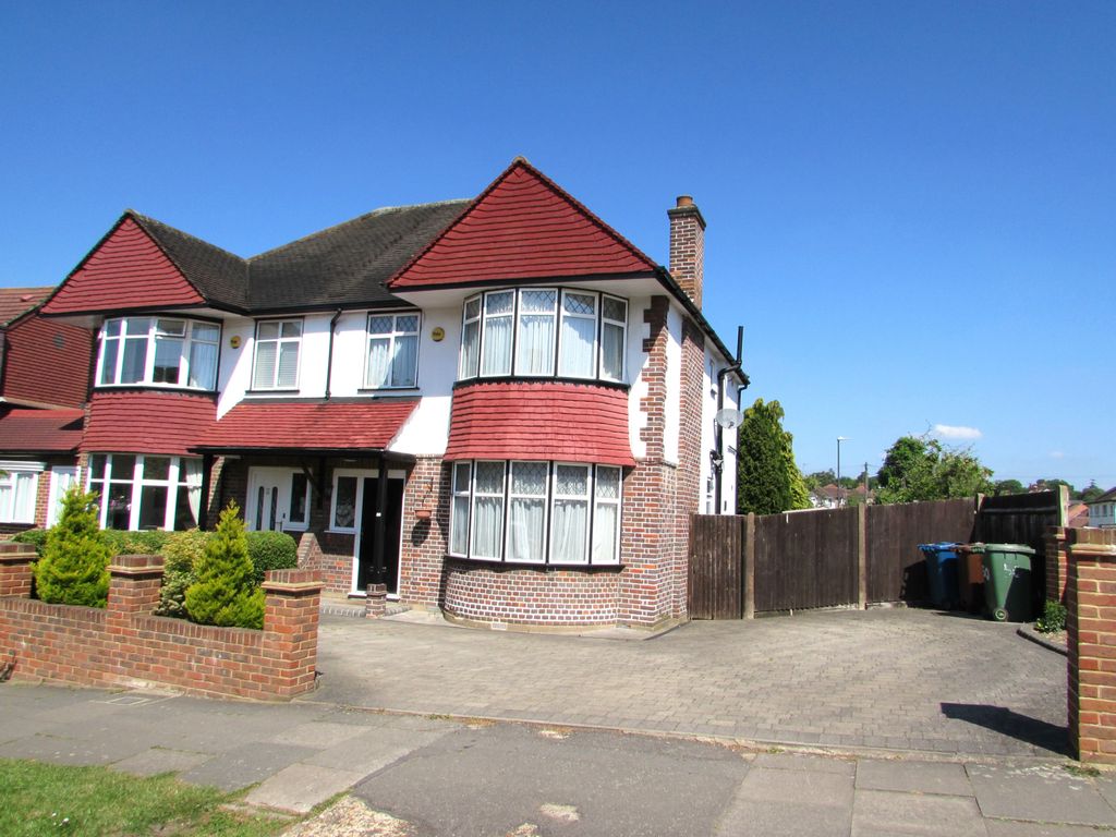 Property photo 1 of 10 The Avenue, Harrow Wealdstone, Middlesex Ha3