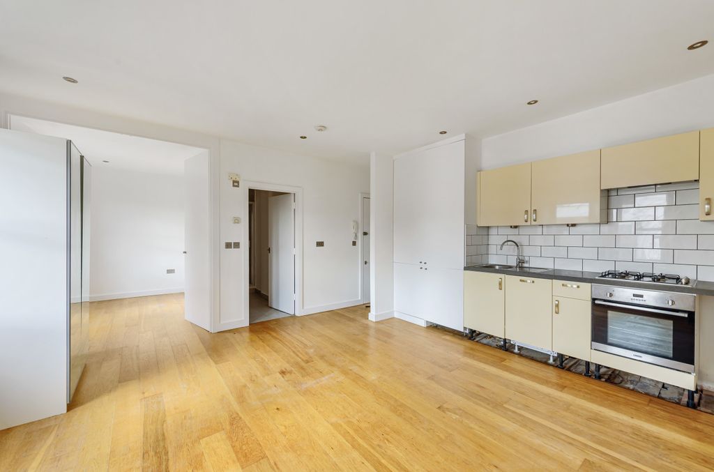 Property photo 2 of 7 902340 (3).Jpg