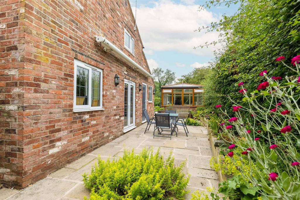 Property photo 3 of 33 Hollycottage-35.Jpg
