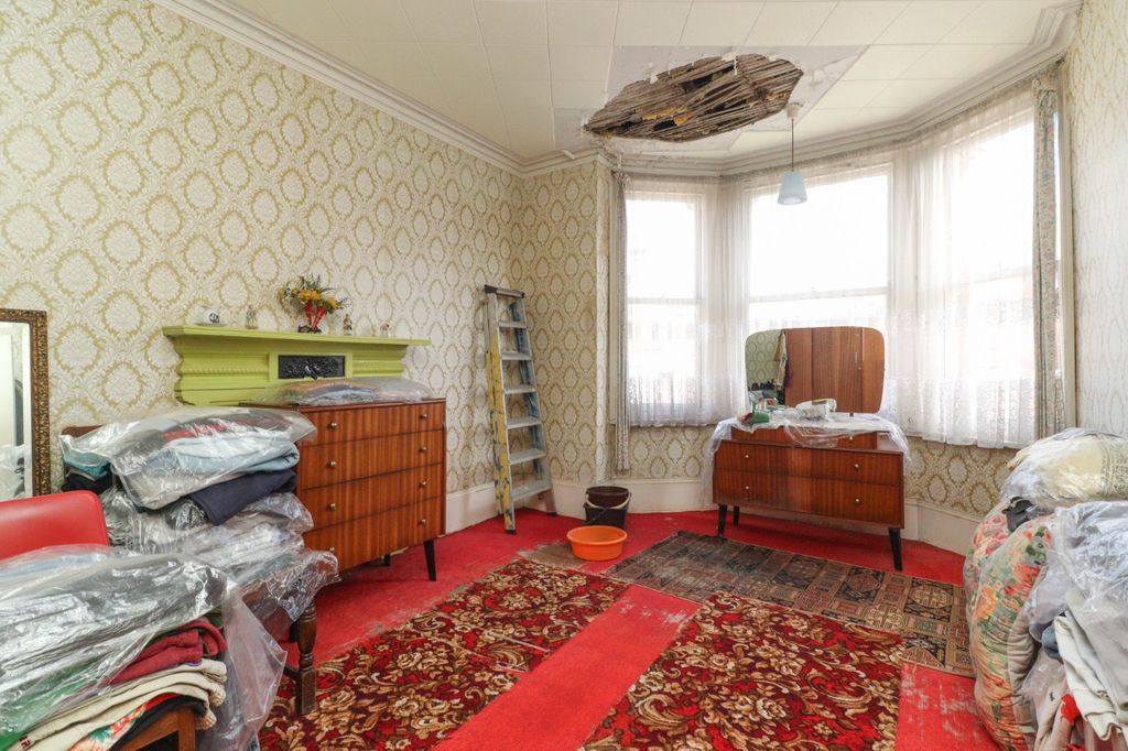 Property photo 3 of 15 Picture 3