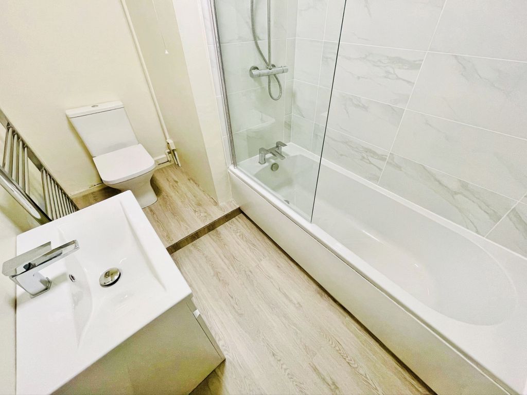 Property photo 2 of 5 Image