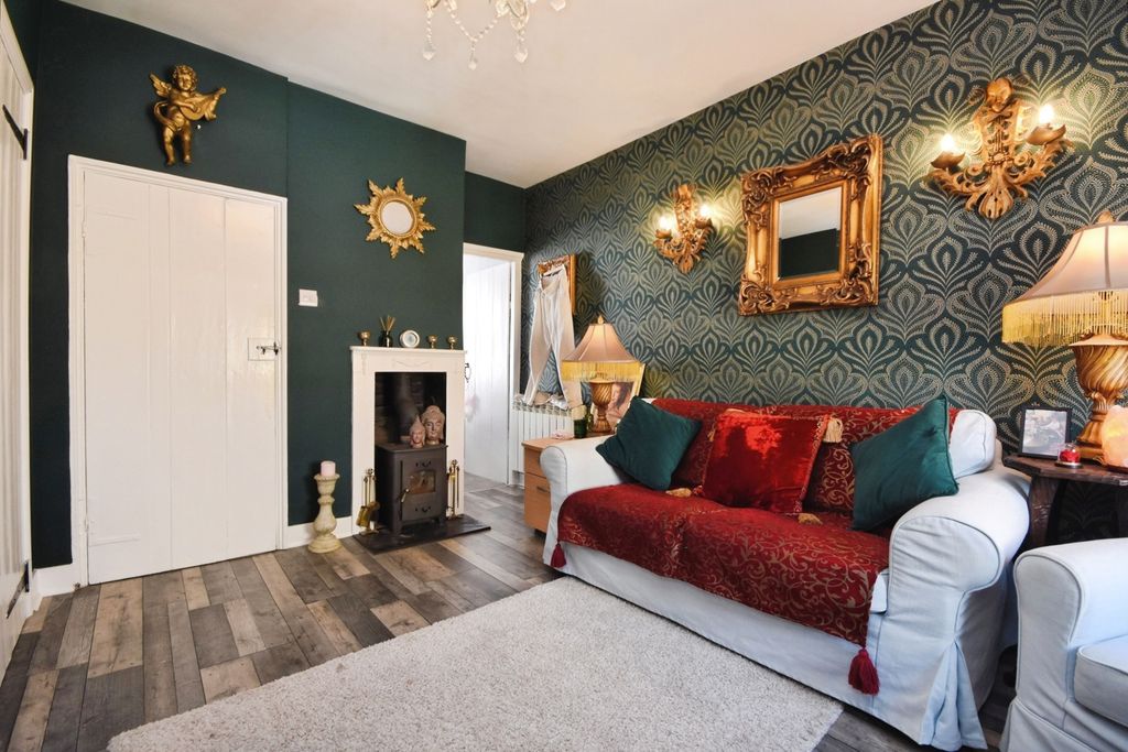 Property photo 3 of 17 Pbox-Img.Jpg