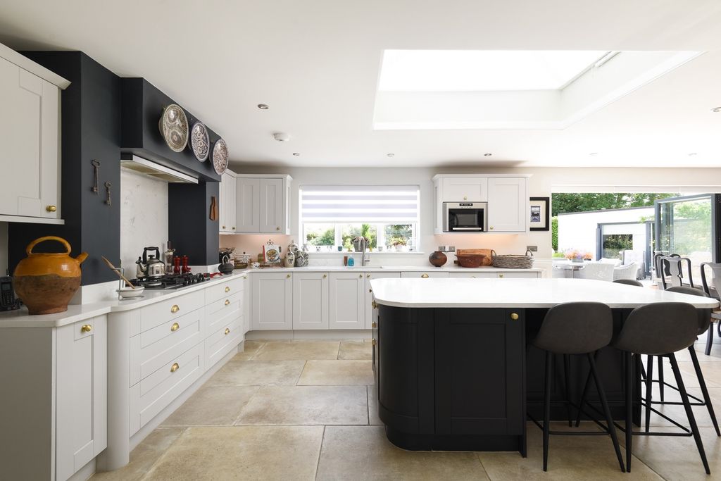 Property photo 3 of 33 5280857