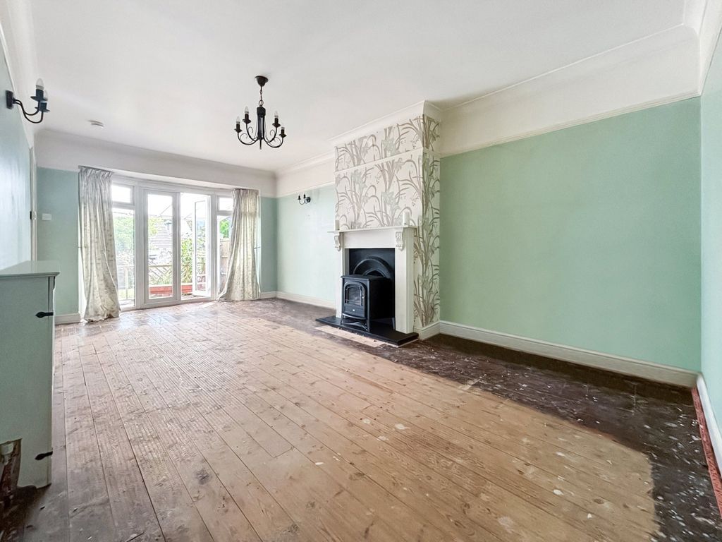 Property photo 3 of 10 Living Room
