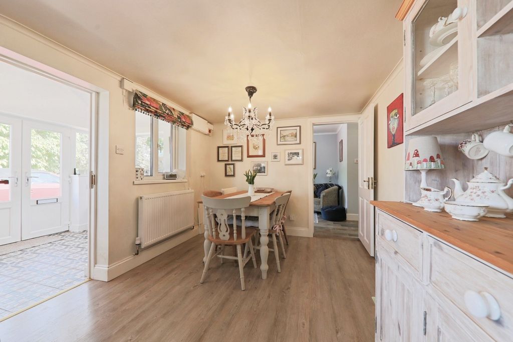 Property photo 3 of 23 4165748