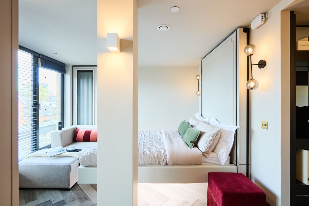 Property photo 1 of 12