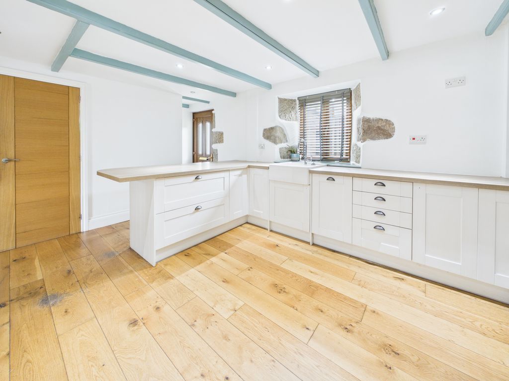 Property photo 2 of 15 Kitchen
