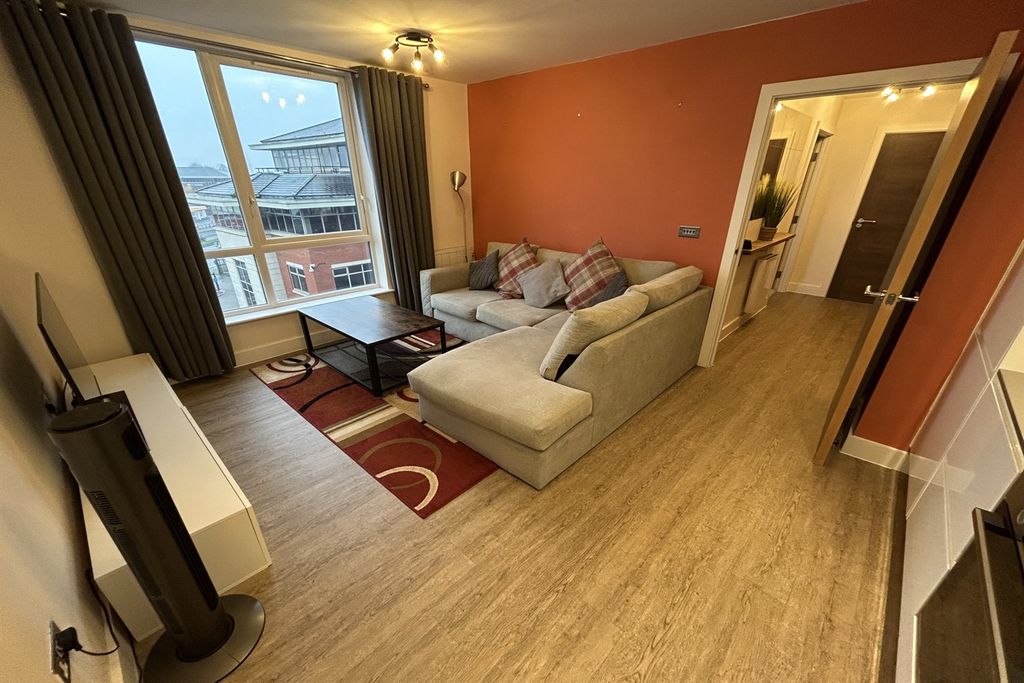 Property photo 1 of 5 (Main)