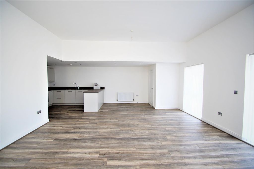 Property photo 2 of 11 Kitchen/Diner/Living Space