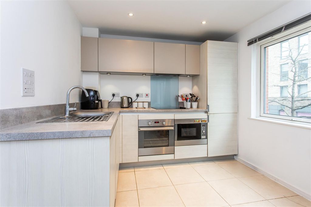 Property photo 2 of 13 Kitchen