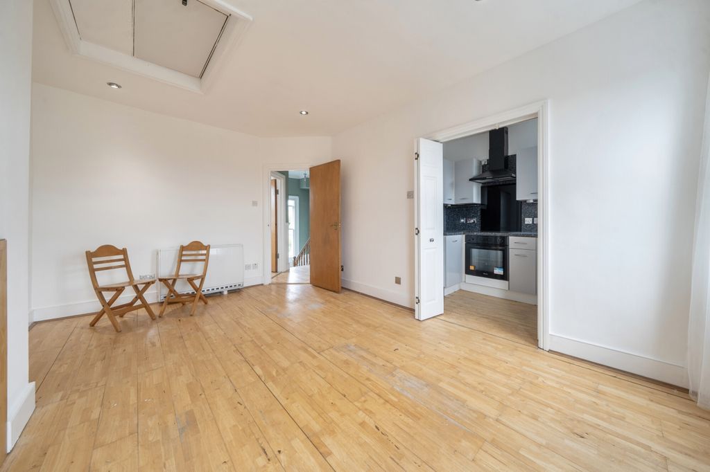 Property photo 2 of 14 1469332-11-6A19B3...