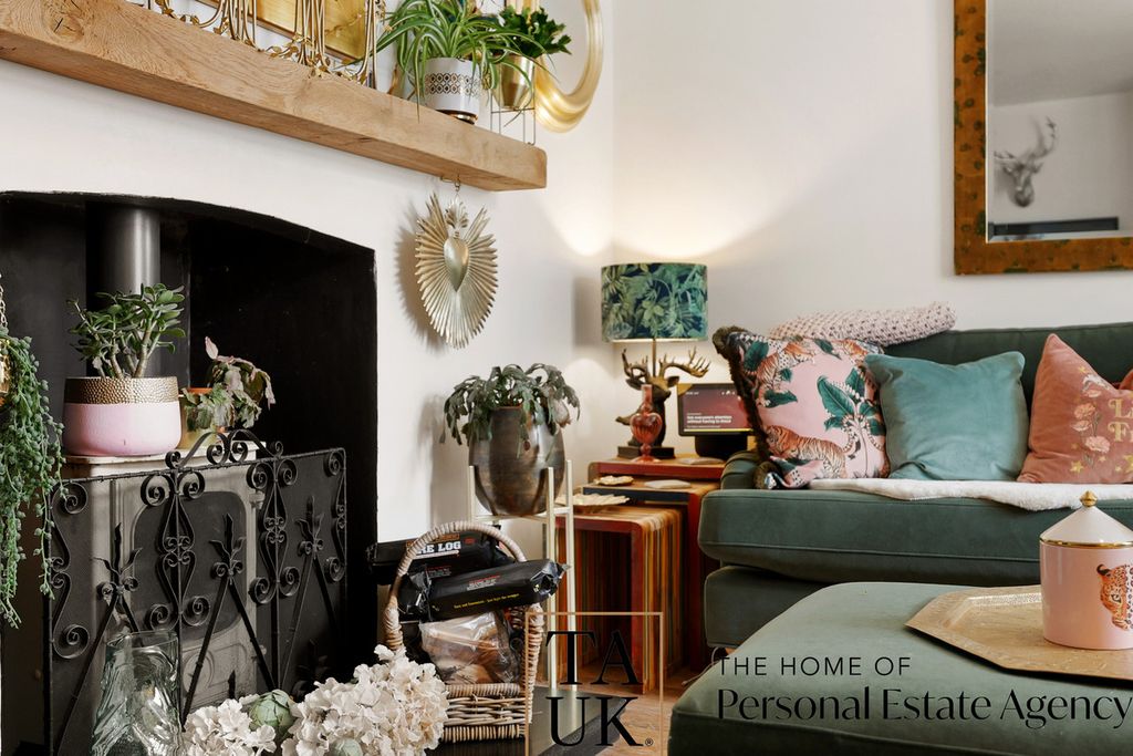 Property photo 3 of 18