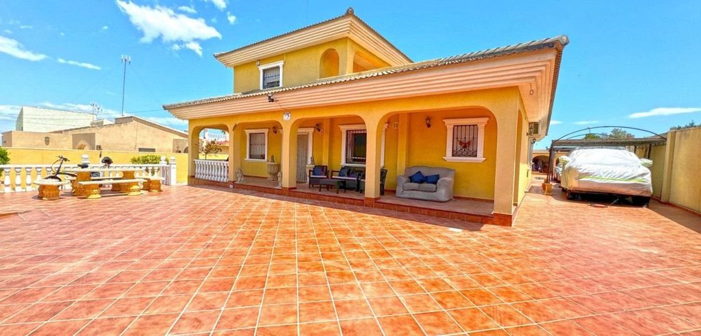 Property photo 2 of 46
