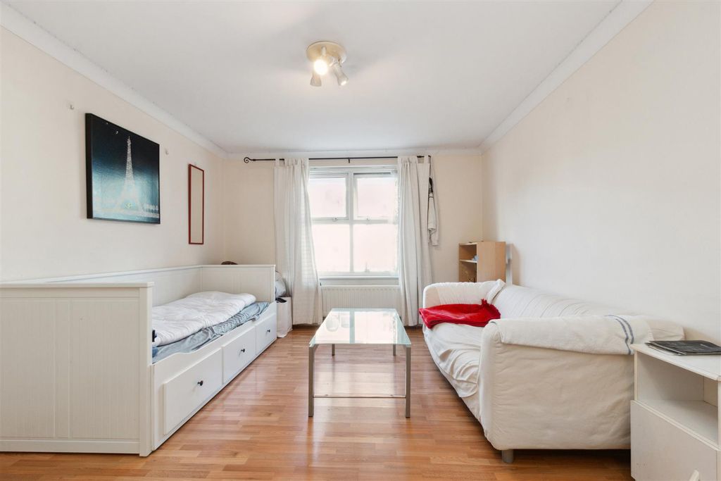 Property photo 2 of 6 Kingston Road, South Wimbledon Reception 1