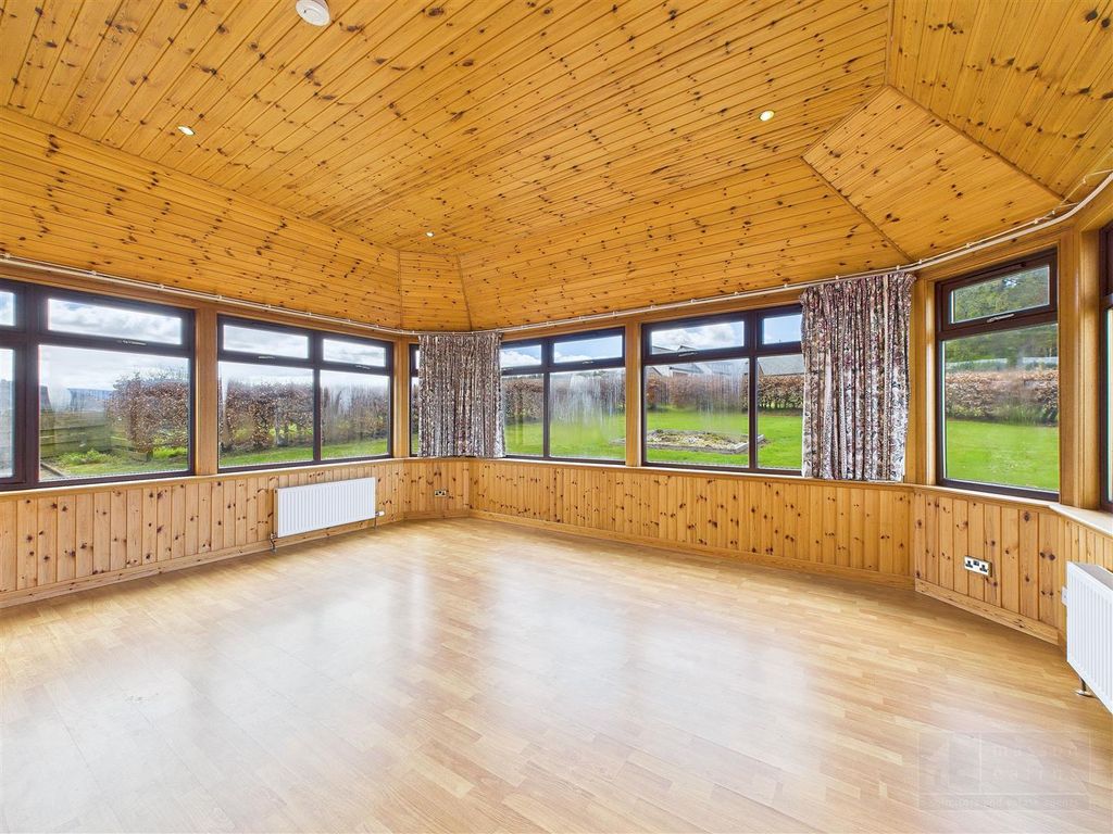 Property photo 3 of 40 Sunroom