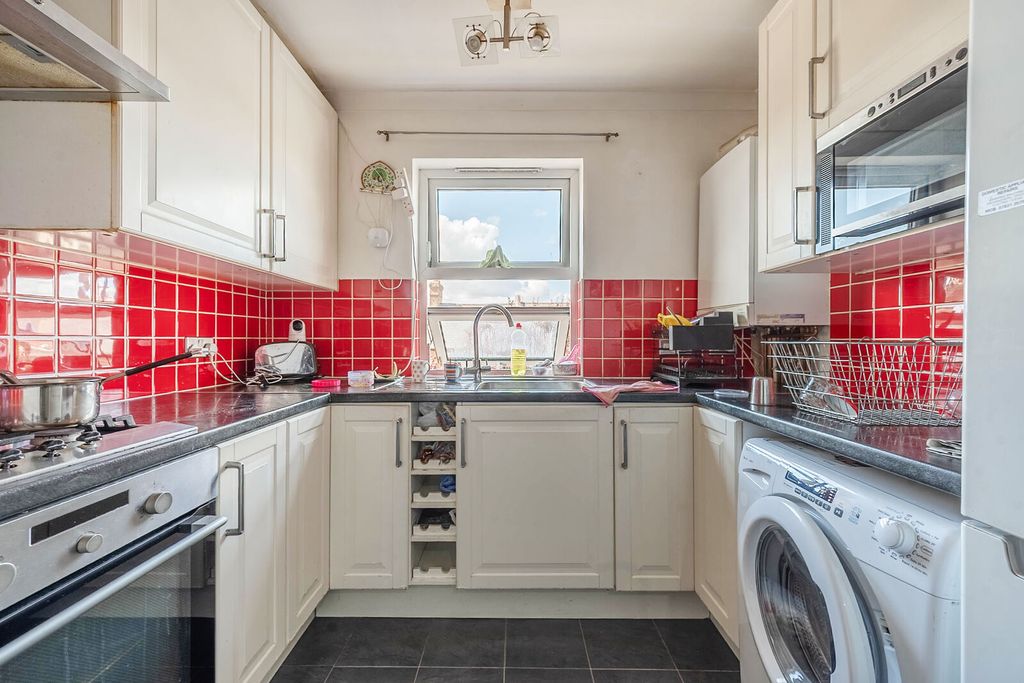Property photo 2 of 5
