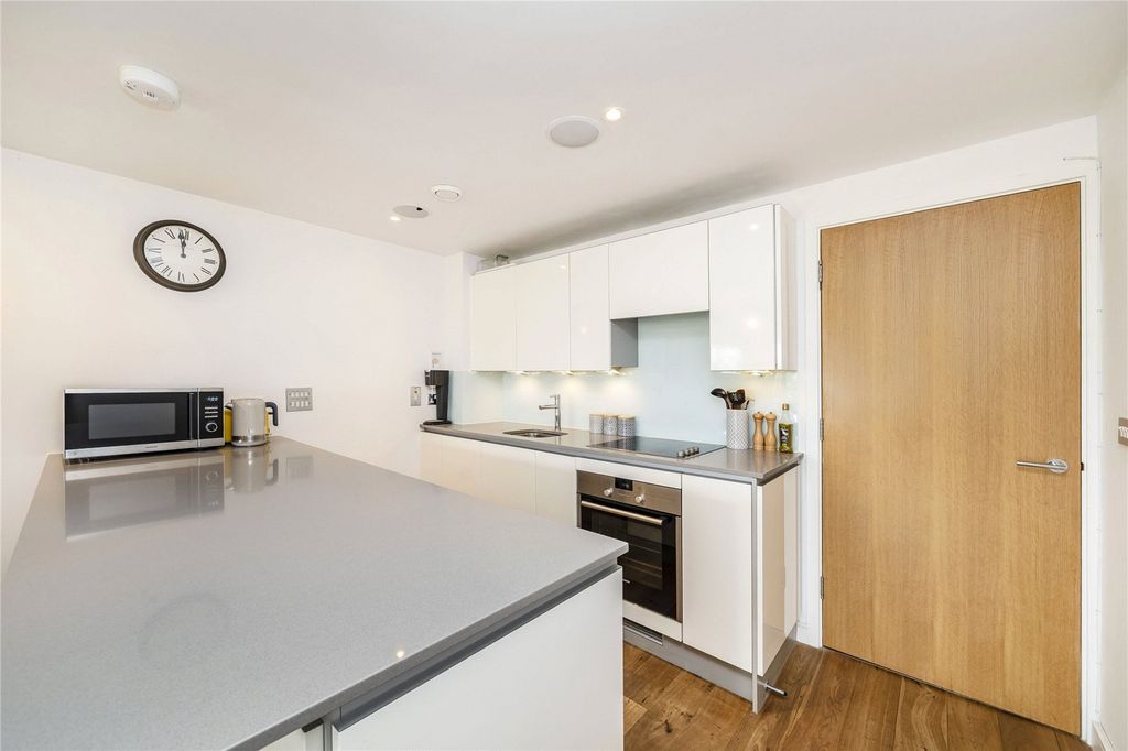 Property photo 3 of 9 Picture No. 06