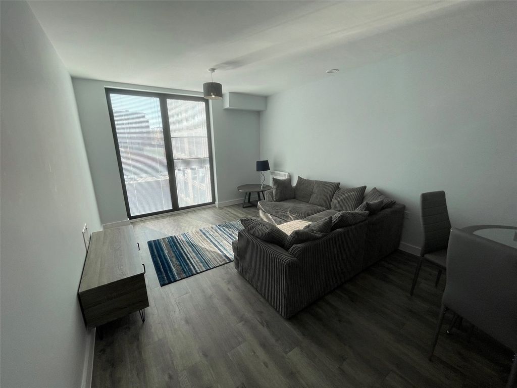 Property photo 2 of 13 Lounge