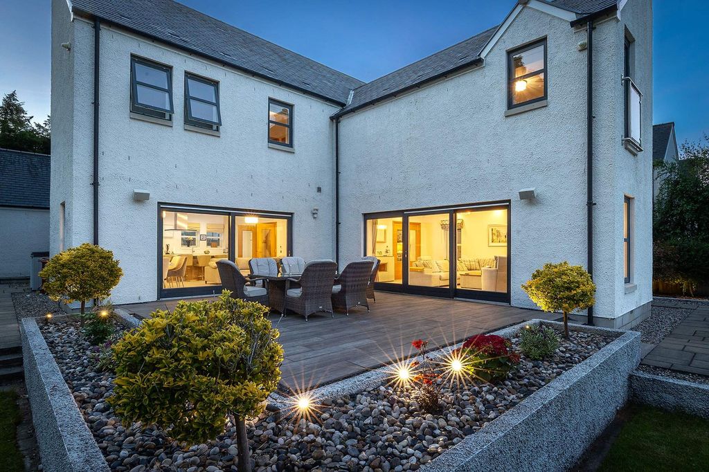 Additional image 7 of 5 bed detached house for saleInglis Place, Larbert FK5