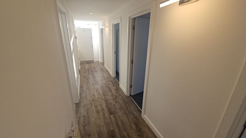 Property photo 2 of 19 Hallway