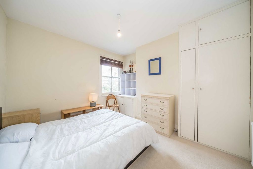 Additional image 4 of 2 bed flat for saleWindmill Road, Hampton Hill TW12