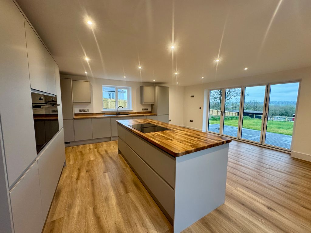 Property photo 1 of 23 Kitchen