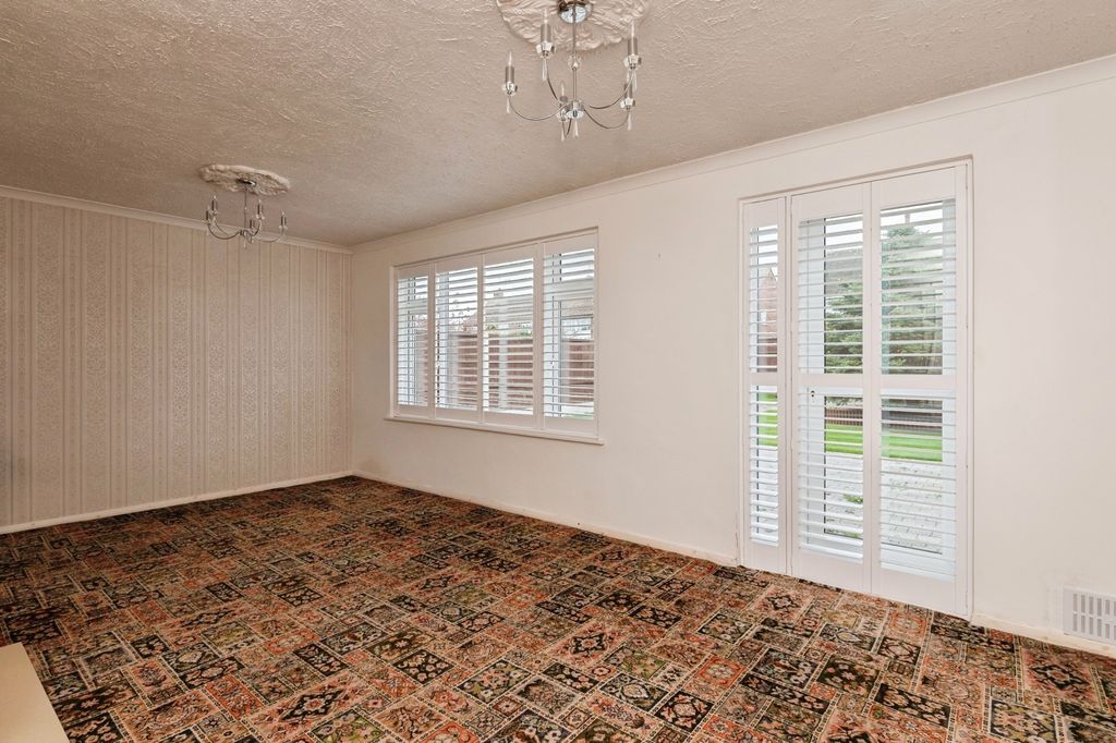 Property photo 2 of 17 Photo