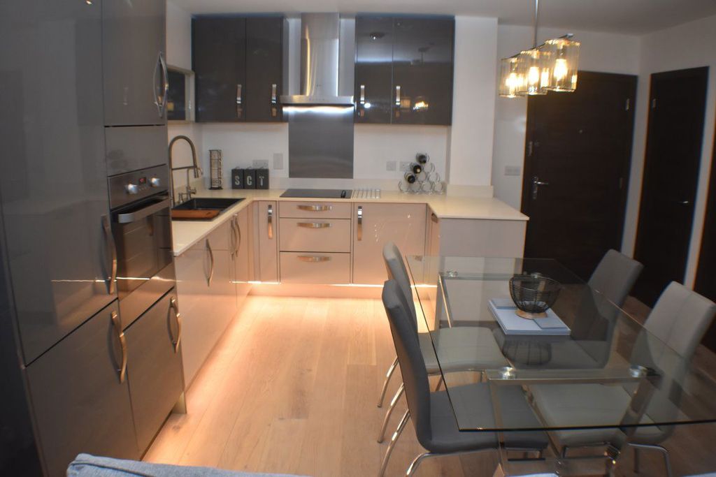 Property photo 3 of 25