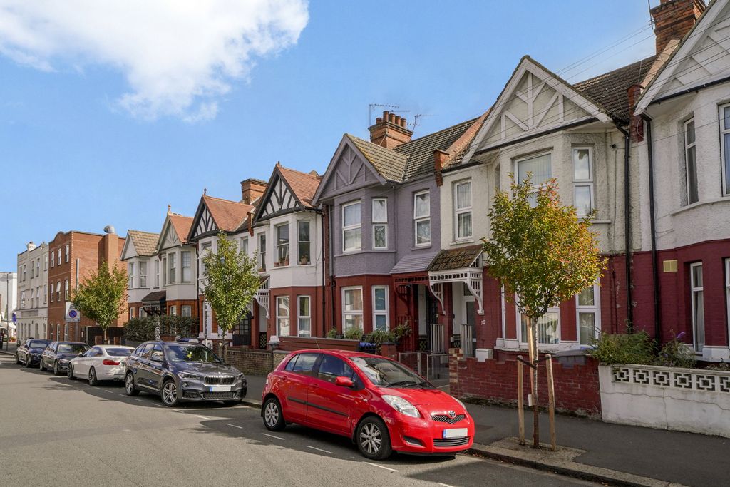 Property photo 2 of 18 Gallery