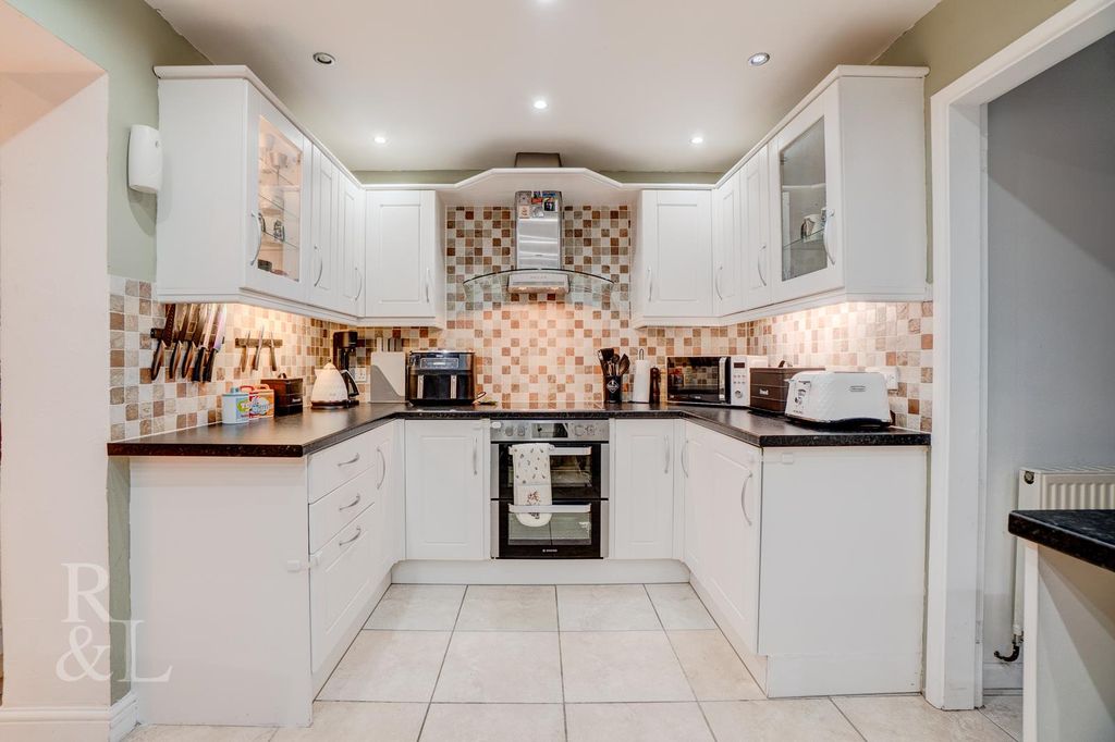 Property photo 2 of 16 Batched  (15).Jpg