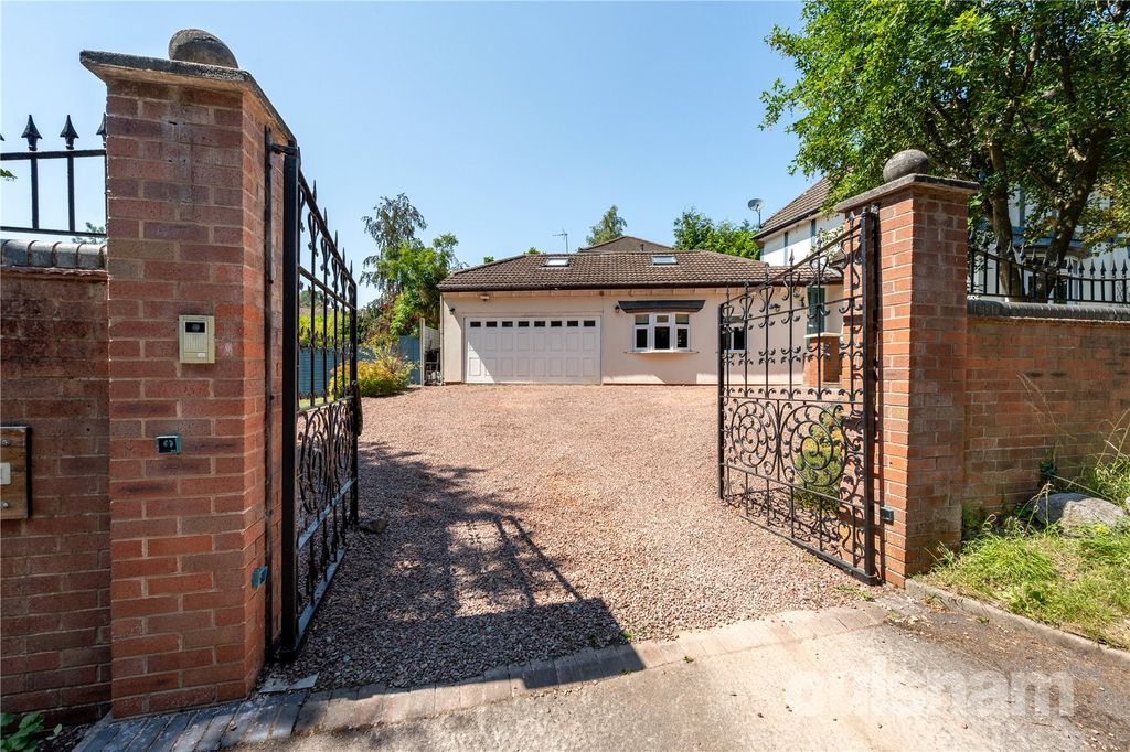 Property photo 3 of 40 Picture No. 11