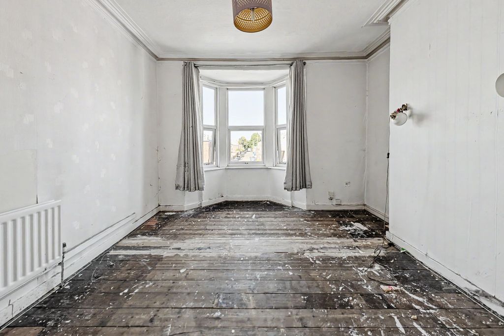 Property photo 2 of 13 81 Stratford Road, Newcastle Upon Tyne, Tyne & Wear, Ne6 5Pd